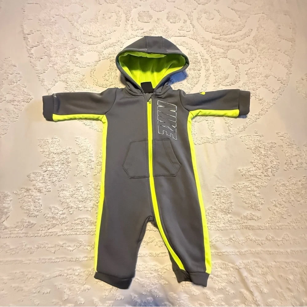 Nike Kids Footie in Gray and Neon Yellow